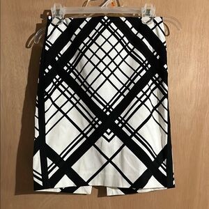 White House Black Market Black and White Pencil Skirt